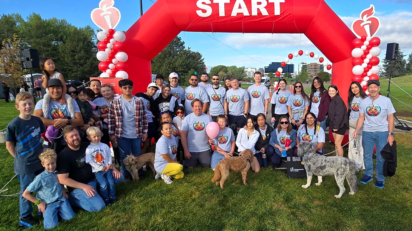 The full AuST team at the Heart Walk start line